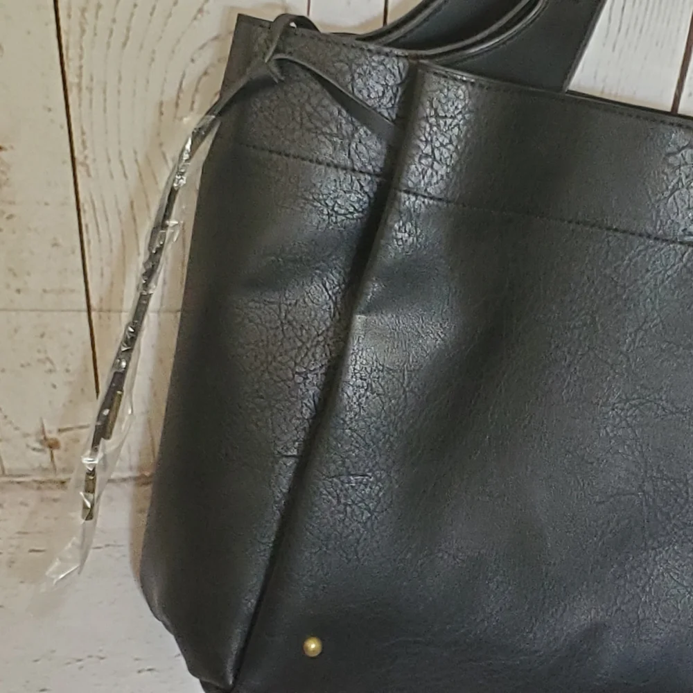 Time and Tru women's recycled materials vinyl Broadway tote bag black